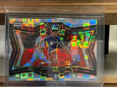 2024-25 Panini Select FIFA - CHRISTIAN PULISIC PANDORA NIVEL DE CAMPO #201 Foto 1 de 2