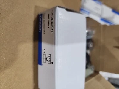 Nuevo interruptor de límite OEM OMRON P/N ZE-NA2-2S Foto 1 de 3