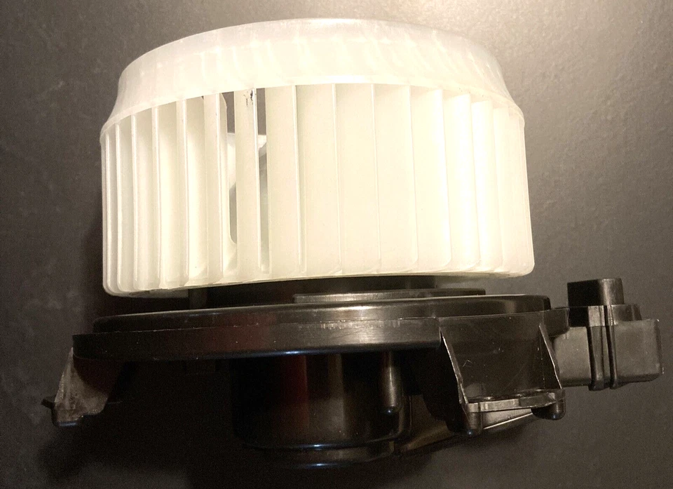 Motor soplador HVAC VDO PM9366 NUEVO caja 18/09 para 2008-2014 Scion 2007-2011 Yaris Foto 1 de 4