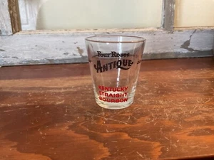 Four Roses antikes Schnapsglas Kentucky gerade Bourbon 1 Unze Maß - Bild 1 von 5