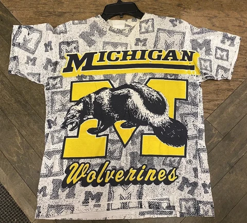 Vintage Michigan Wolverines Shirt Mens tee Basketball 90s AOP BELT PRINT NCAA Cover