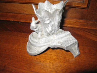 ANCIEN PYROGENE EN METAL DECOR D'ANIMAL - Photo 1/4