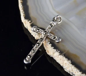 Antiguo colgante pequeño cruz plata 835 con marcasitas 2,8cm 1,0g - Imagen 1 de 7