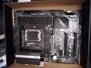 MSI PRO Z690-A WI-FI DDR5 - Carte mère ATX Socket 1700 Intel Z690 - NEUVE - Zdjęcie 1 z 1