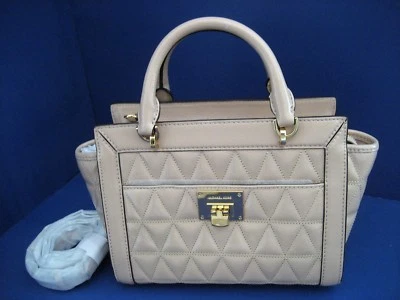 Nuevo con etiquetas Bolso Mensajero Michael Kors Vivianne Acolchado Charol Pequeño Oyster Foto 1 de 4