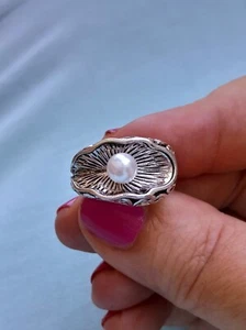 ANELLO DONNA PERLA BIANCA IN OSTRICA ARGENTO 925 LAVORAZIONE FILIGRANA - Foto 1 di 16