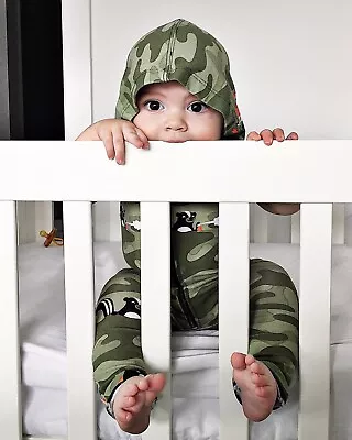 NUEVO NUEVO CON ETIQUETAS Hunter ¡LINDO! Mameluco Camuflado Verde Búho-Zorro-Mofeta Tejido - Bebe Fete 6-12M Foto 1 de 4