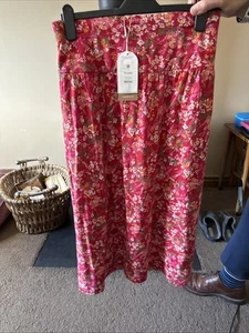 Monsoon Bnwt red Ditsy midi skirt with Side Front Split Jersey £50 XXL - Picture 1 of 4