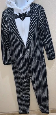 TRAJE UNIONS unissex com capuz JACK SKELLINGTON 38” @ peito 27” costura interna e 32” mais no topo - Imagem 1 de 4