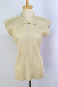 ISSEY MIYAKE Beige Sleeveless Top 104 0001 - Picture 1 of 6