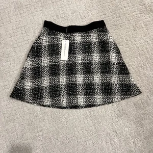 NWT BCBGeneration Size 0 Black/White Plaid Tweed Skater Flare Mini Skirt RP $68 - Picture 1 of 8