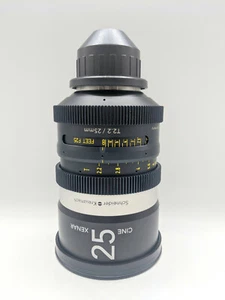 Schneider CINE-XENAR II 25MM/T2.2 PL Feet Scale - Demo Lens CX-1068576 (1068576) - Picture 1 of 6