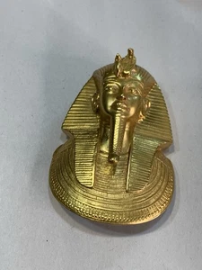 Vtg 1976 MMA Metropolitan Museum Of Art Egyptian King Tut Gold Plate Pendant 2.5 - Picture 1 of 4