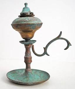 Vintage Antique Brass Handheld Finger Grip Handle Oil Lamp Drip Pan Patina 7" - Picture 1 of 7