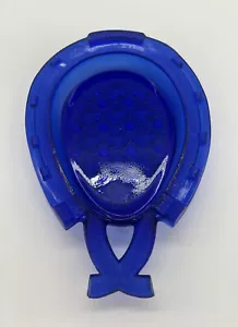 Vintage blau Kobalt Glas Gänseblümchen und Knopf Hufeisen Süßigkeiten Schmuck Schale Tablett - Bild 1 von 10