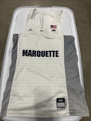 Jordan Marquette Golden Eagles BASKETBALL JERSEY NCAA Sz 44+2 Men’s BIG EAST Cover