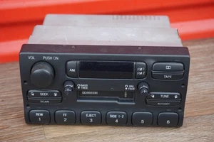 Unidad principal de radio de coche Lincoln Town 1995-1997 AM/FM/Cinta F60F-18C852-AA - Imagen 1 de 5
