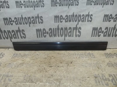 Moldura de puerta inferior derecha Mercedes-Benz Clase E W124 1986-1989 Foto 1 de 4