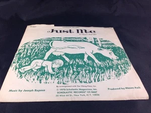 JUST ME by Marie Hall Ets Scholastic Records 7" 33RPM 1970 Vintage Vinyl Kids - Foto 1 di 4