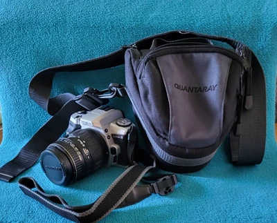 Minolta Maxxum 5 SLR 35mm Film Camera AF 28-90 Zoom w/neck strap and camera bag - Image 1 of 4