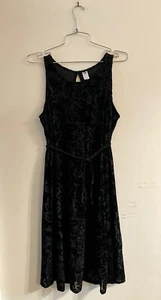 Lovely Size S Old Navy Floral Black Velvet Burn-out Knit Swing Maternity Dress - Picture 1 of 12
