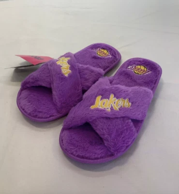Женские фиолетовые тапочки крест-накрест с открытым носком NBA Los Angeles Lakers размер 5-6 - Изображение 1 из 4