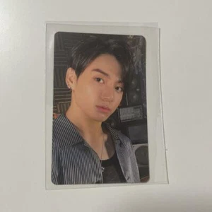 Tarjeta fotográfica oficial aleatoria BTS JUNGKOOK BE Essential Edition PC - Imagen 1 de 3