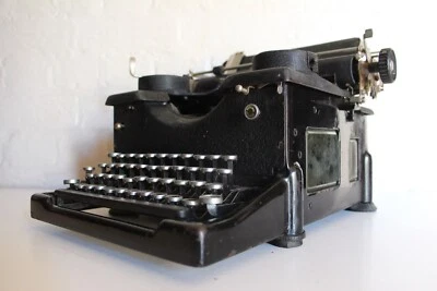 * Antique ~ ROYAL Typewriter ~ Glass Sides ~ Working Condition ~ Price Reduced * - Image 1 of 4