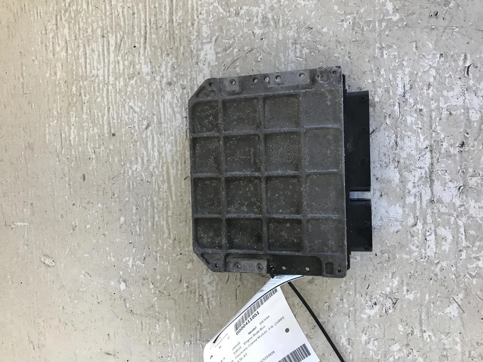 Módulo de control del motor usado (ECM) se adapta a: Toyota Sienna 2012 Mod de control electrónico Foto 1 de 4