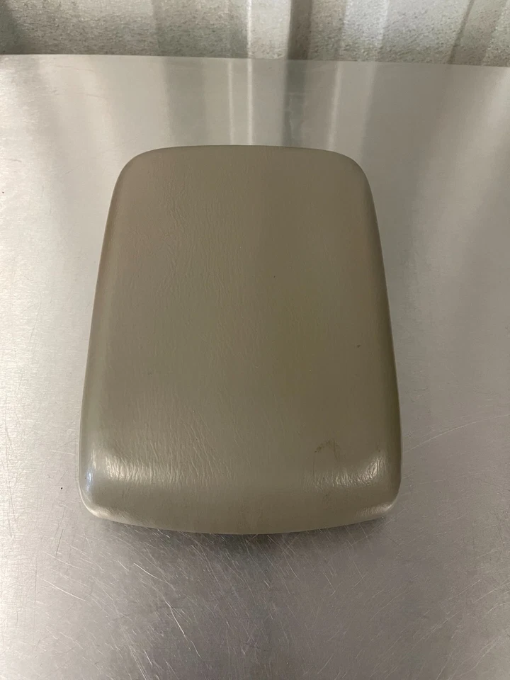 Nissan Frontier SE XE Xterra 1999-2001 OEM consola central tapa con pestillo Foto 1 de 4