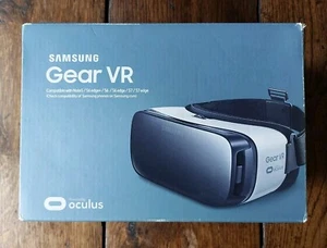 Samsung Gear VR by Oculus in Frost White - Picture 1 of 14