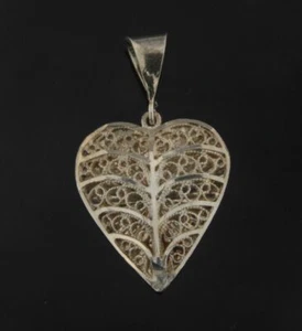 Charming Silver Filigree Heart Pendant/Charm .925 Sterling Silver 1.4" Inch - Picture 1 of 4