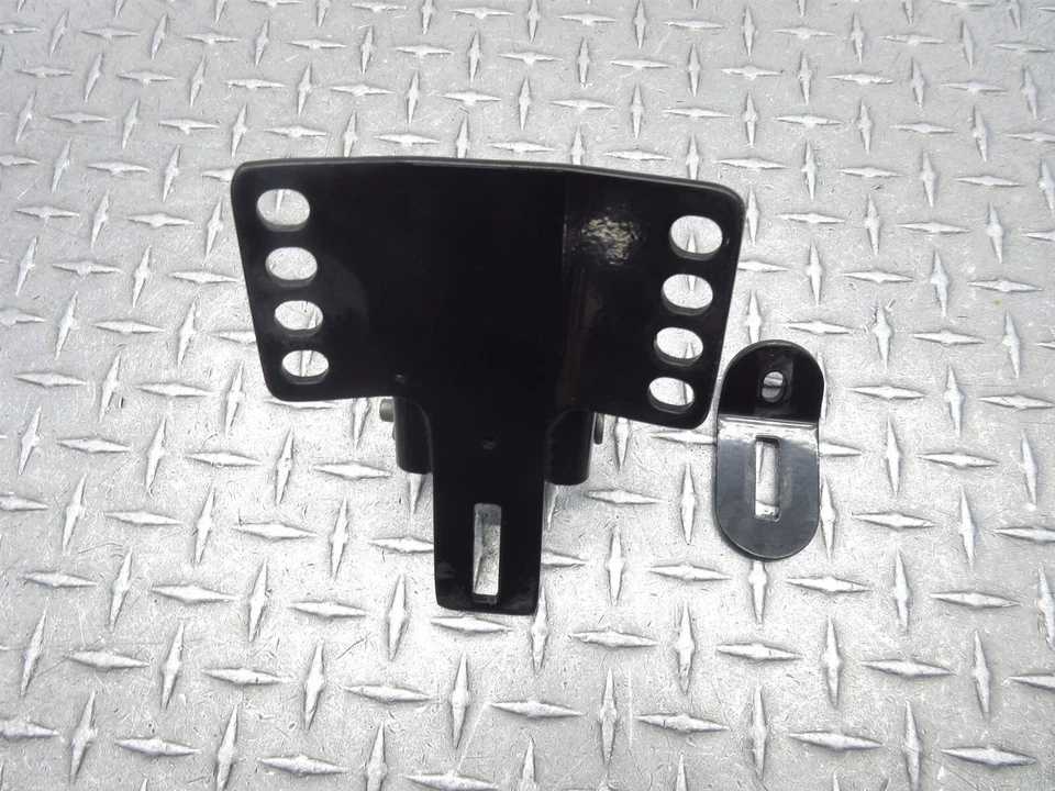 Harley-Davidson Street Glide FLHXI 2006 06-13 soporte de montaje de etiqueta de matrícula Foto 1 de 4