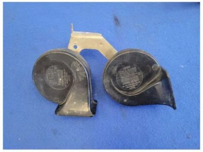 1994-1998 Ford Mustang GT 5.0L Front Dual Emergency Horn Noise 2521 - Image 1 of 4
