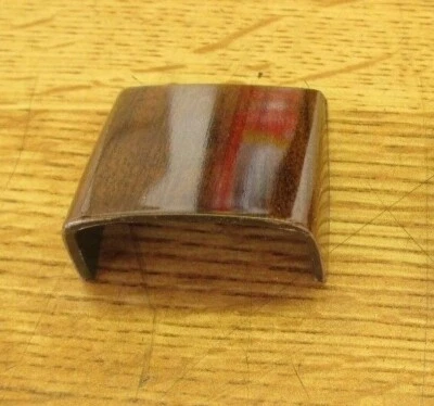 ONE WALNUT SEAT-BACK STRAP SCREW COVER 1986-1989 CADILLAC FLEETWOOD / BROUGHAM - Imagem 1 de 2