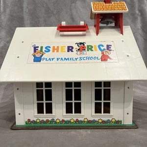 GREAT CONDITION Vintage 1971 Fisher Price Play Family School #923 Building Only - Picture 1 of 19
