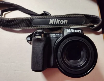 Nikon Coolpix 5700 Black Zoom Digital Camera, tested and working - Image 1 of 4