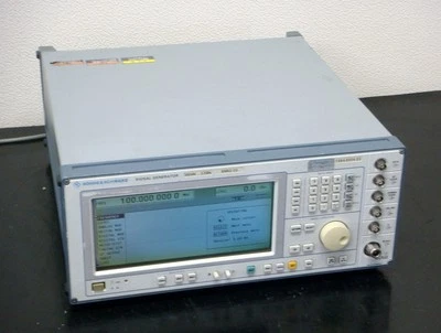 Generador de señal vectorial Rohde&Shwarz SMIQ03 300 kHz-3,3 GHz W-CDMA  Foto 1 de 4