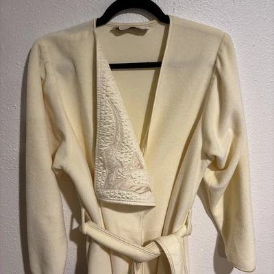 Vintage Oscar De La Renta for Swirl Robe Cream Ivory Quilted Collar S / M - Image 1 of 4