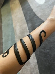 Black Cuff Bracelet Snake Octopus Acrylic Kraken Tentacle Bracelet Chunky Gothic - Picture 1 of 9