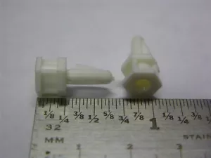 100 Richco TCBS-4-19 1/4" Flame Retardant Screw Mount Circuit Board Supports - Picture 1 of 1
