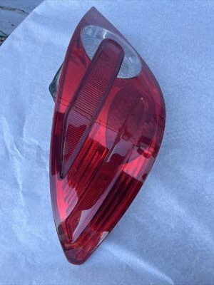 Lanterna traseira direita genuína Mercedes-Benz Classe R, lâmpada traseira R320 R350 R500 - Imagem 1 de 4