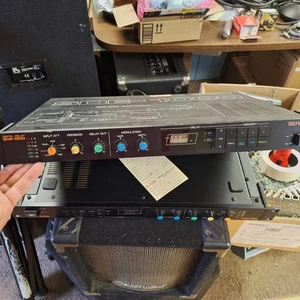 Roland SDE-1000 Multi Effects Rack unit working new battery Recording Pro Sound - Picture 1 of 4
