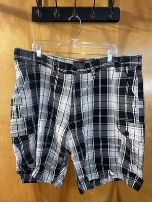 Pantalones cortos cargo Foundry para hombre (46) negros, blancos y grises Foto 1 de 4