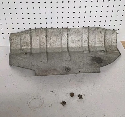 Toyota Supra MK3 1986.5-92 tanque de gasolina escape escudo térmico lado del conductor OEM Foto 1 de 4