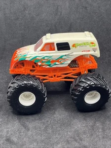 Hot Wheels Monster Jam Truck 1/64 Die-cast Metal Base Eradicator - Bild 1 von 4