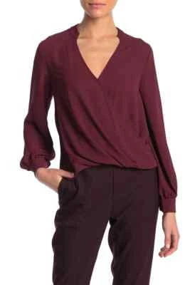 Blusa exuberante talla: PEQUEÑA con cuello en V y manga larga color: borgoña Foto 1 de 2