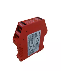 Allen-Bradley MSR127T -NEW- Guardmaster Safety Relay - Picture 1 of 3