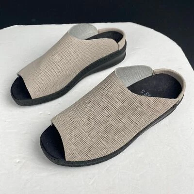 Sandalias zuecos sin cordones Tatami Birkenstock para mujer talla 36 Santee beige con textura Foto 1 de 4