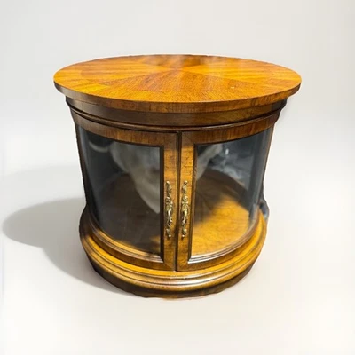 复古 Herendon Showcase 侧桌玻璃古玩点燃核桃 1978 — 第 1/4 张图片